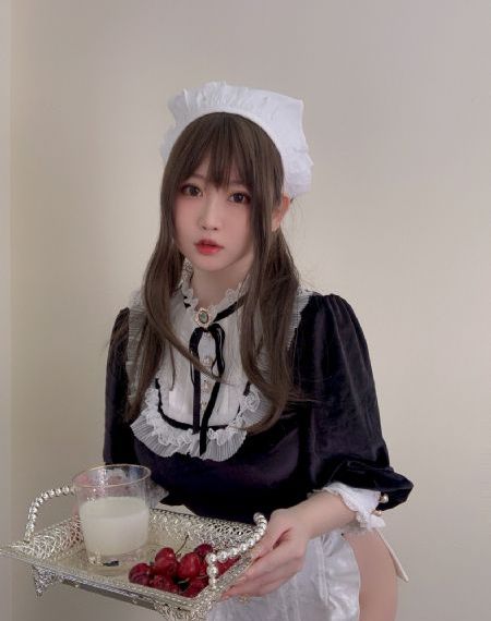 汤芳
