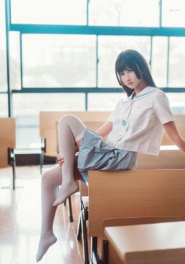 25岁高中生动漫