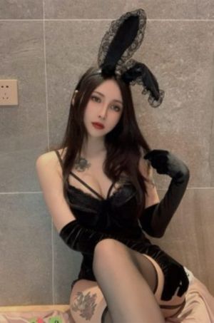 放荡的护士hd在线播放